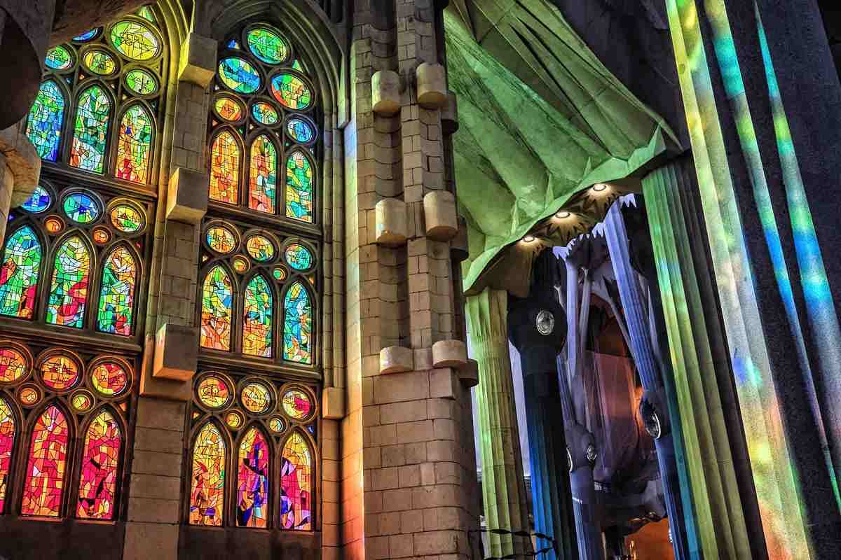تاریخچه کلیسا ساگرادا فامیلیا در اسپانیا