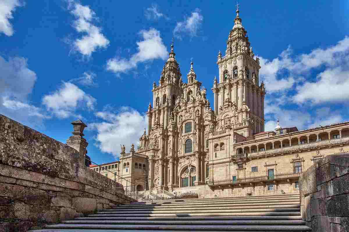 زمان ساخت کلیسا جامع سانتیاگو در اسپانیا
