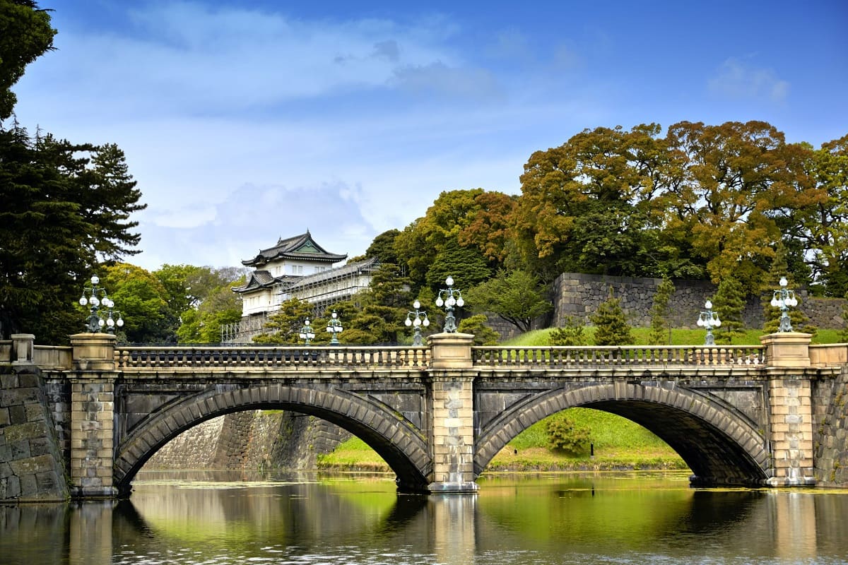 کاخ امپراتوری توکیو، در جایی ساخته شده که قلعه دیگری وجود داشته است